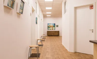 Flur der Physio-Praxis Baecker